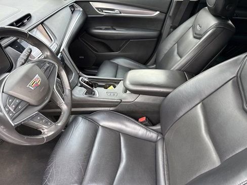 Used 2018 Cadillac XT5 Luxury w/ Driver Awareness Package image 12