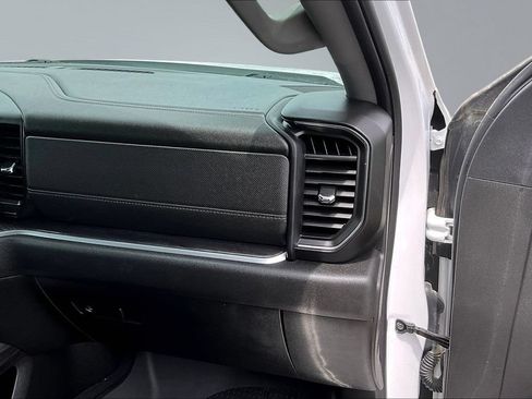 Used 2025 Chevrolet Silverado 1500 LTZ AWD/4WD image 28