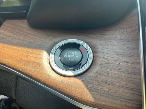 Used 2025 Jeep Grand Cherokee Summit AWD/4WD image 37