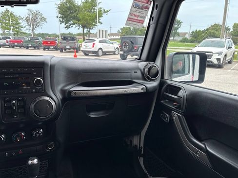 Used 2018 Jeep Wrangler Unlimited Sport S AWD/4WD image 48