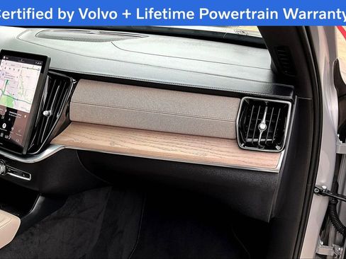Used 2025 Volvo XC90 B6 Plus AWD/4WD image 21