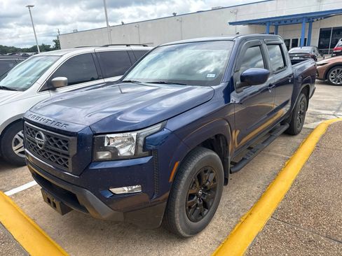 Used 2022 Nissan Frontier SV RWD image 3