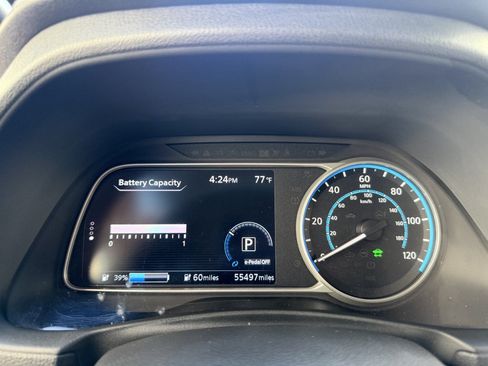 Used 2020 Nissan Leaf SV w/ SV Technology Package FWD image 18