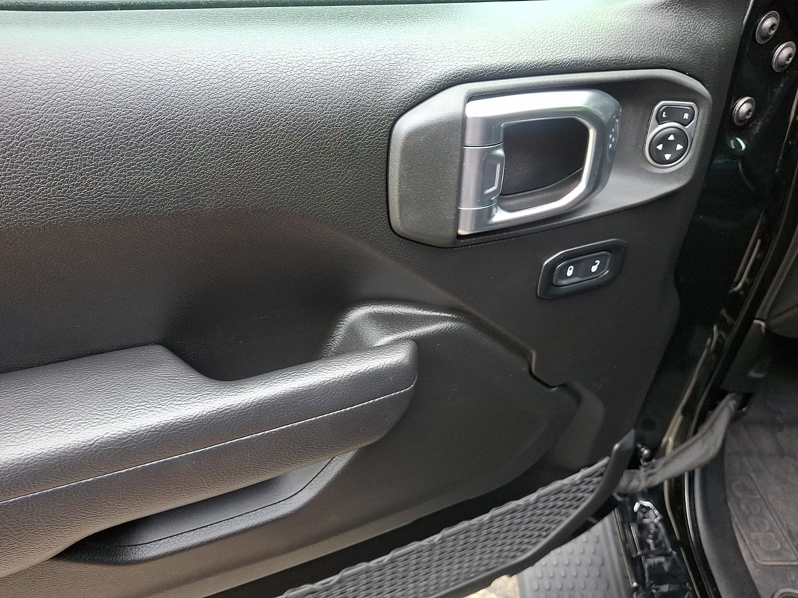 Certified 2023 Jeep Wrangler Sport AWD/4WD image 13
