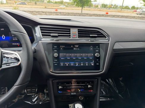 Certified 2022 Volkswagen Tiguan SE R-Line AWD/4WD image 20
