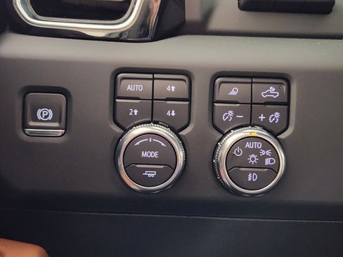 Used 2025 GMC Sierra 2500 Denali Ultimate image 27