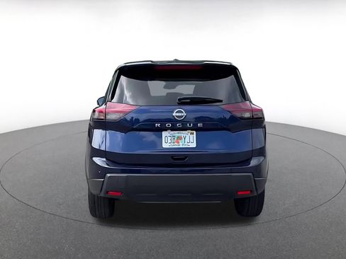 Used 2025 Nissan Rogue SV FWD image 12