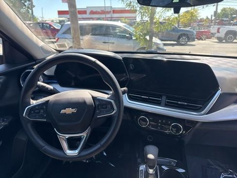 Used 2024 Chevrolet Trax LT w/ Driver Confidence Package image 12