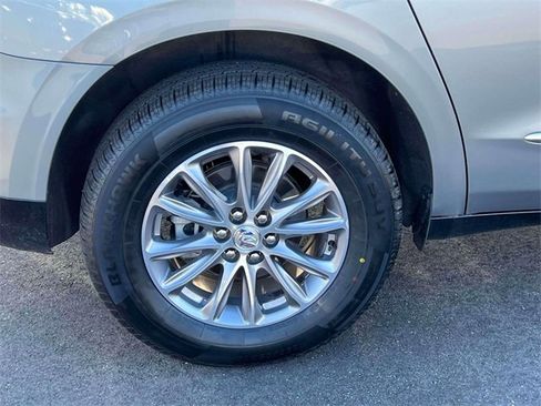 Used 2024 Buick Enclave Premium image 10