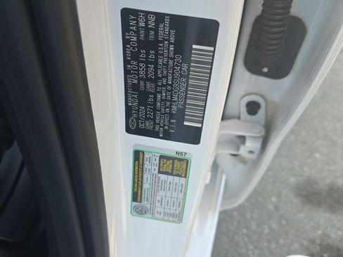 Used 2025 Hyundai Elantra Sport w/ Cargo Package FWD image 27