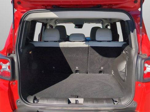 Used 2018 Jeep Renegade Latitude image 52