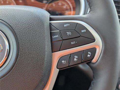 Used 2018 Jeep Cherokee Trailhawk w/ Quick Order Package 27L image 25