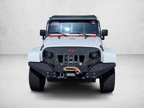 Used 2015 Jeep Wrangler Unlimited Sahara w/ Connectivity Group AWD/4WD image 2