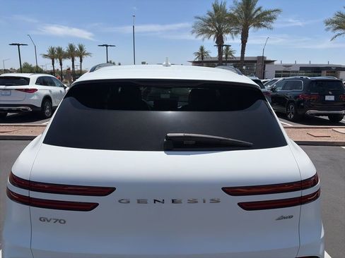 Used 2023 Genesis GV70 2.5T w/ Sport Prestige Package AWD/4WD image 5
