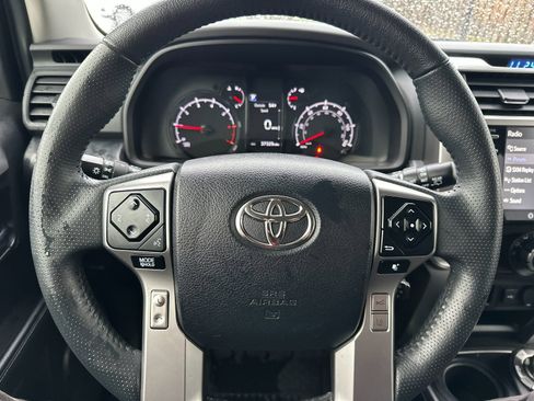 Used 2024 Toyota 4Runner SR5 image 23