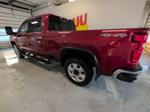 Used 2021 Chevrolet Silverado 2500 LTZ w/ LTZ Premium Package image 3