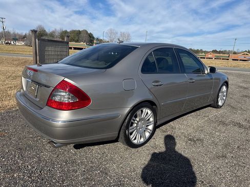 Used 2008 Mercedes-Benz E 350 Sedan image 7