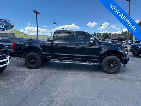 Used 2017 Ford F350 Lariat w/ Lariat Ultimate Package AWD/4WD image 4