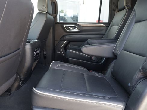 Used 2023 Chevrolet Suburban Premier image 23