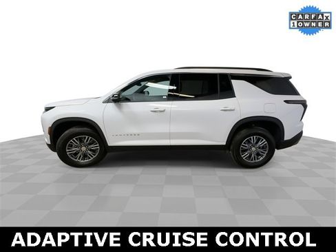 Used 2025 Chevrolet Traverse LT w/ Driver Confidence Package image 5