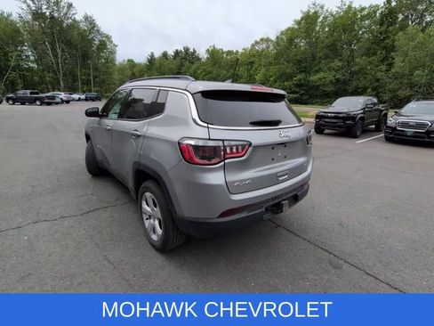 Used 2020 Jeep Compass Latitude w/ Cold Weather Group AWD/4WD image 3
