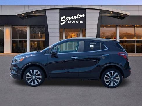 Used 2022 Buick Encore Preferred AWD/4WD image 2