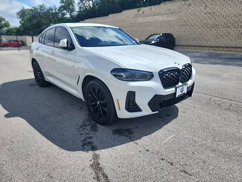 Certified 2025 BMW X4 xDrive30i w/ M Sport Package AWD/4WD image 3
