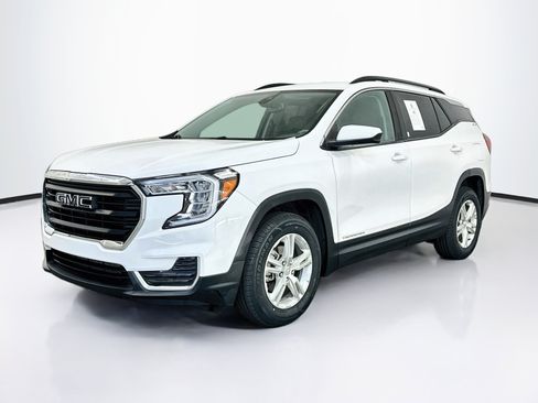 Used 2022 GMC Terrain SLE w/ Driver Convenience Package AWD/4WD image 3