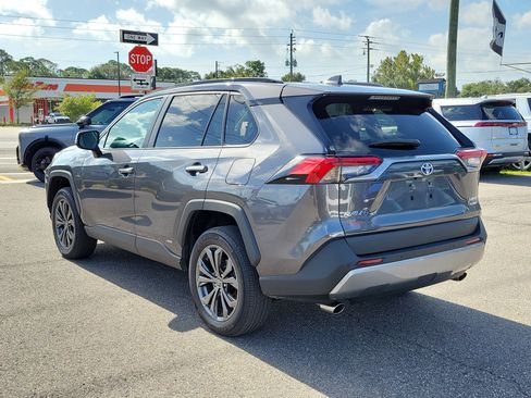 Used 2022 Toyota RAV4 Limited AWD/4WD image 4