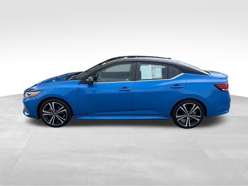 Used 2022 Nissan Sentra SR w/ SR Premium Package FWD image 3