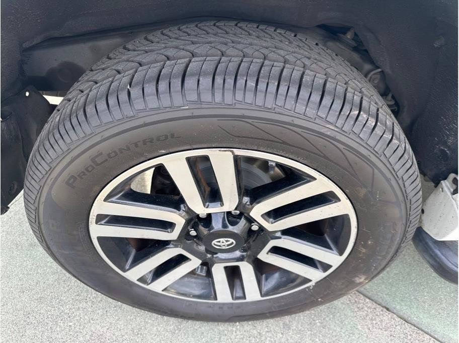 Used 2015 Toyota 4Runner Limited AWD/4WD image 14