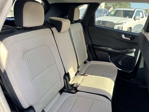 Used 2021 Ford Escape SE image 10