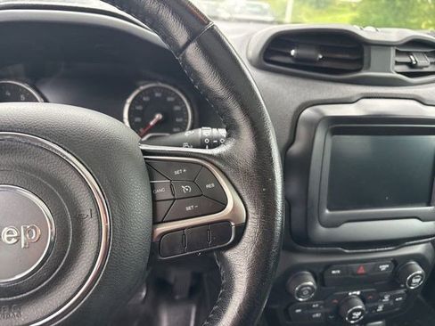 Used 2019 Jeep Renegade Limited w/ LED Lighting Group AWD/4WD image 18