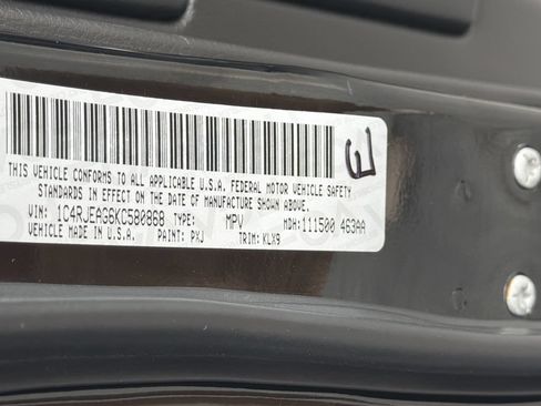 Used 2019 Jeep Grand Cherokee Altitude RWD image 32
