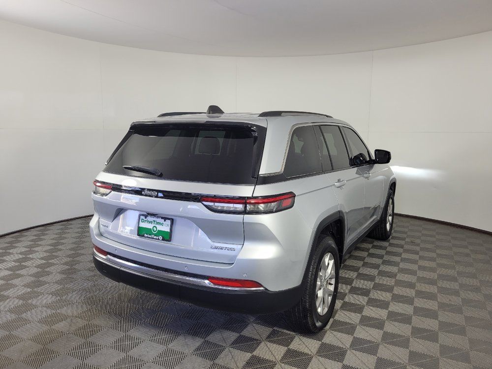 Used 2023 Jeep Grand Cherokee Limited AWD/4WD image 9