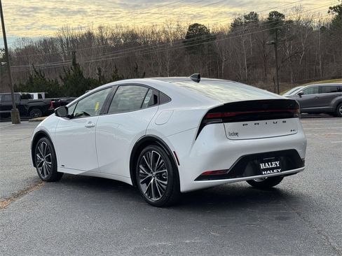 New 2026 Toyota Prius XLE image 22