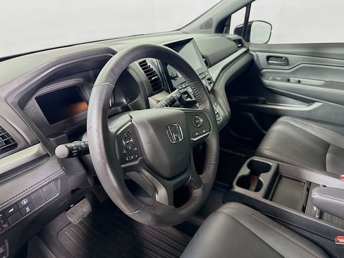 Used 2024 Honda Odyssey Sport image 9