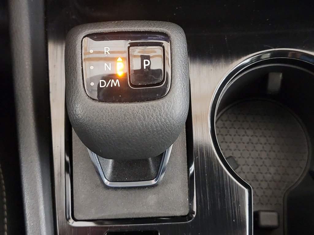 Used 2023 Nissan Rogue S FWD image 17
