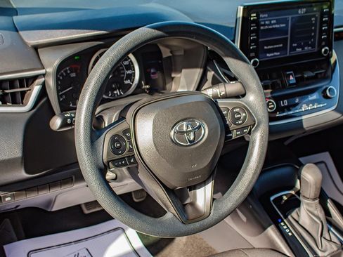 Used 2020 Toyota Corolla LE w/ LE Convenience Package FWD image 22