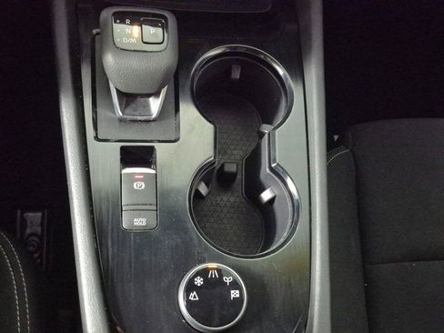 Used 2023 Nissan Rogue S image 17