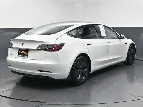 Used 2021 Tesla Model 3 Standard Range Plus image 4