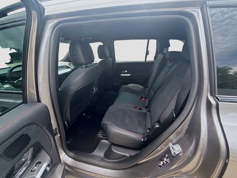 Used 2023 Mercedes-Benz EQB 300 4MATIC image 24