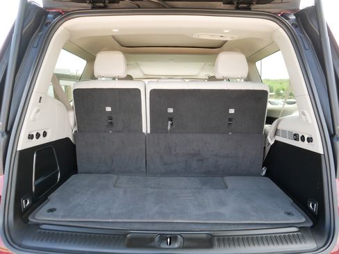 Certified 2023 Jeep Wagoneer 4WD w/ Premium Group I image 18