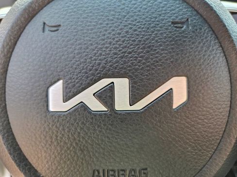Used 2024 Kia Seltos SX w/ SX Sunroof Package AWD/4WD image 33