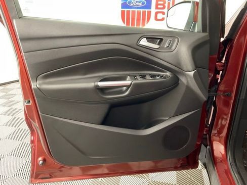 Used 2014 Ford Escape SE w/ Equipment Group 201A image 12