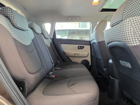 Used 2010 Kia Soul ! FWD image 19