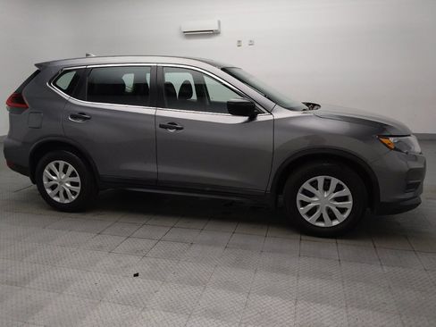 Used 2018 Nissan Rogue S FWD image 11