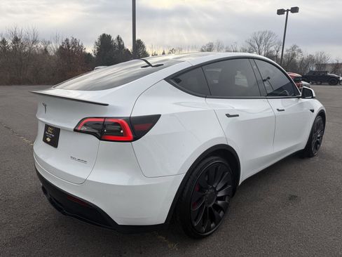 Used 2022 Tesla Model Y Performance image 8