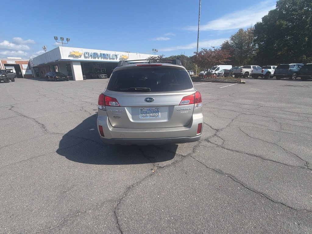 Used 2014 Subaru Outback 2.5i Premium AWD/4WD image 4