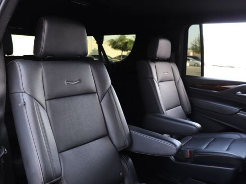 Used 2021 Cadillac Escalade ESV Luxury image 33